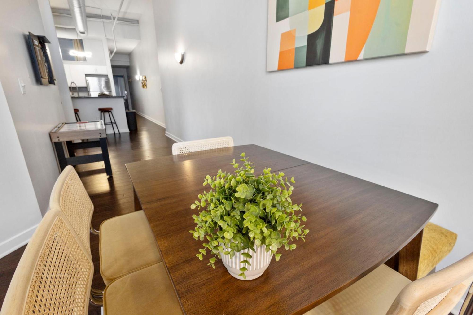 Indy Urban Stay - Skywalk Access - Convention Center - Sleeps7 印第安納波利斯 外观 照片