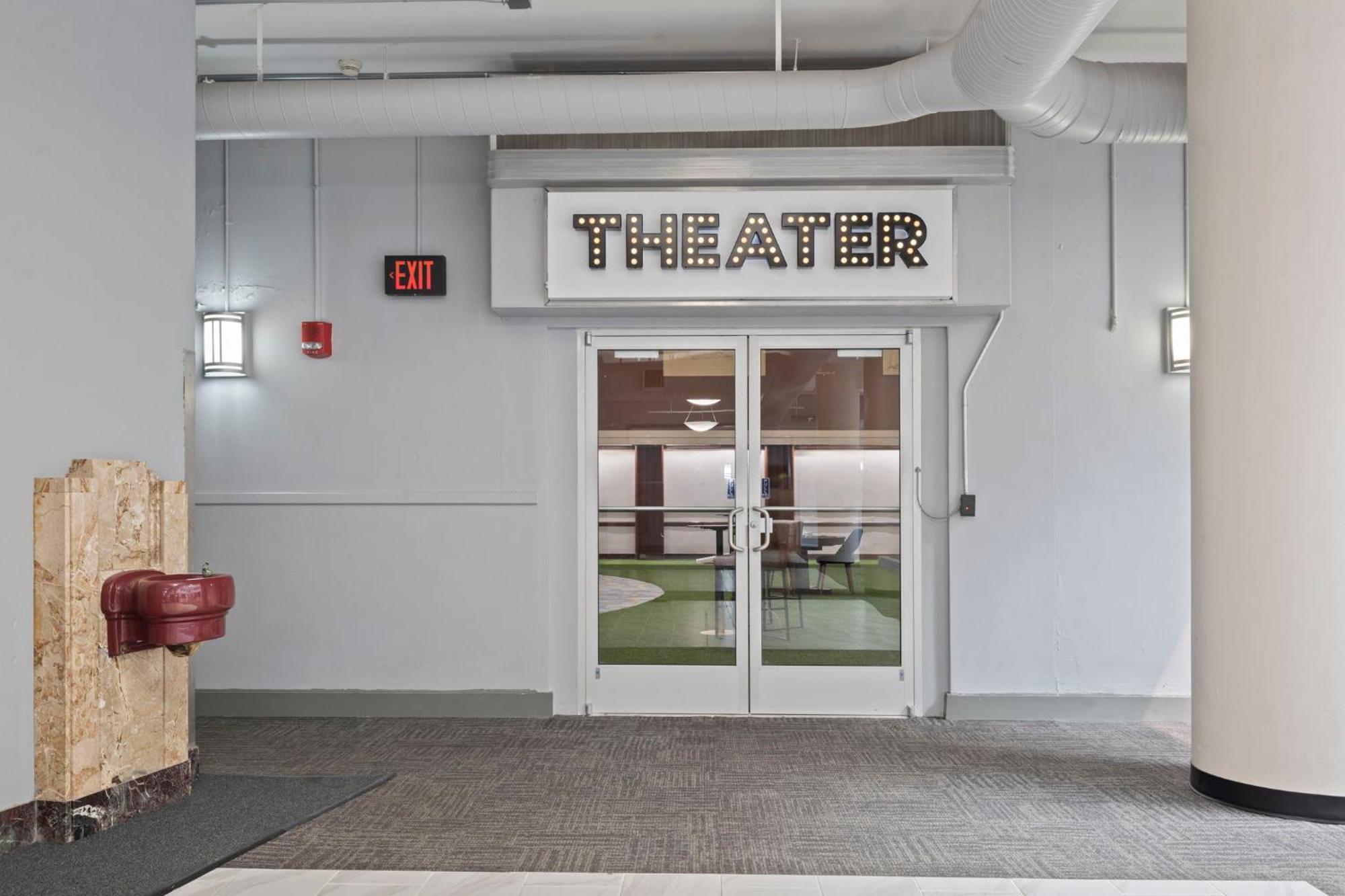 Indy Urban Stay - Skywalk Access - Convention Center - Sleeps7 印第安納波利斯 外观 照片